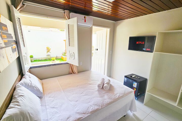 Room 2 of 11