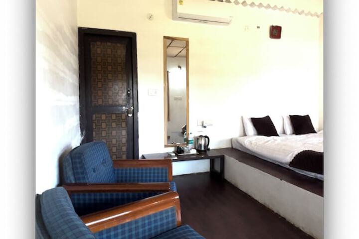 Room 17 of 106