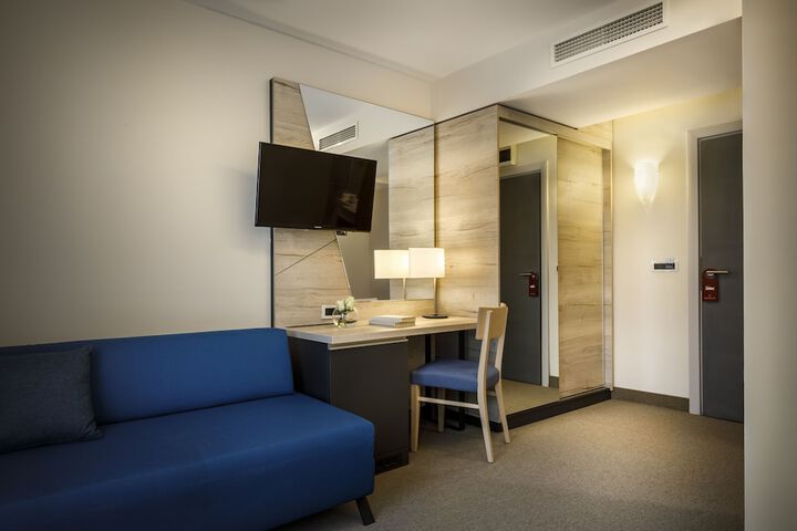 Room 25 of 75