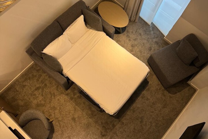 Room 47 of 105