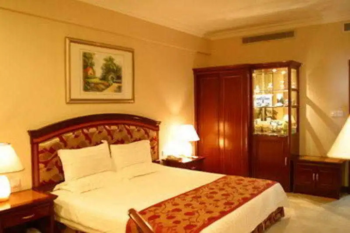 Room 3 of 25
