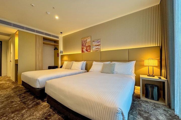 Room 15 of 32