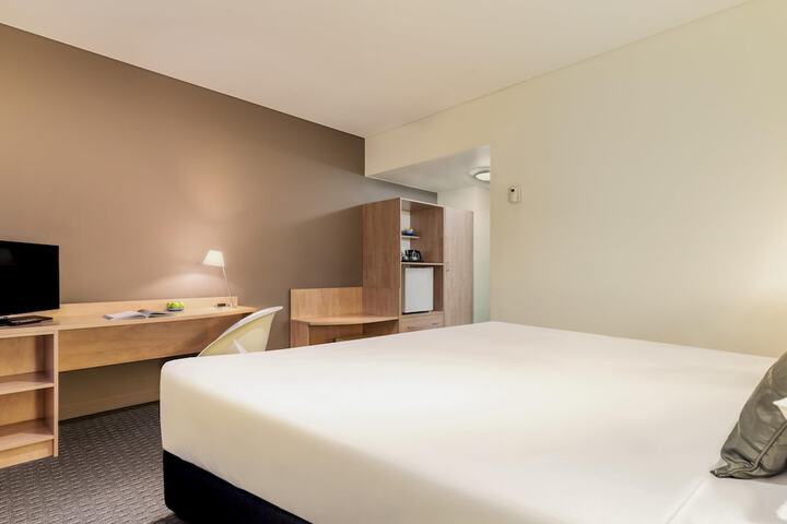 Room 26 of 95