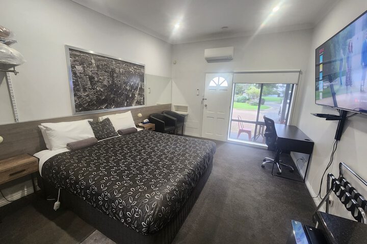 Room 32 of 90