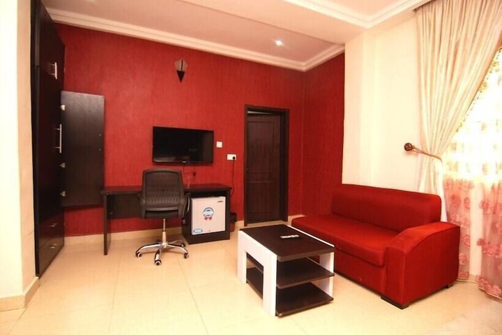 Room 9 of 48