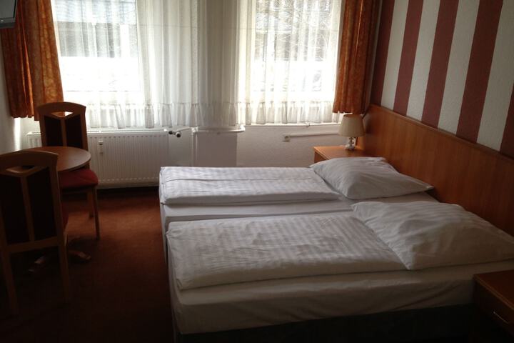 Room 6 of 21