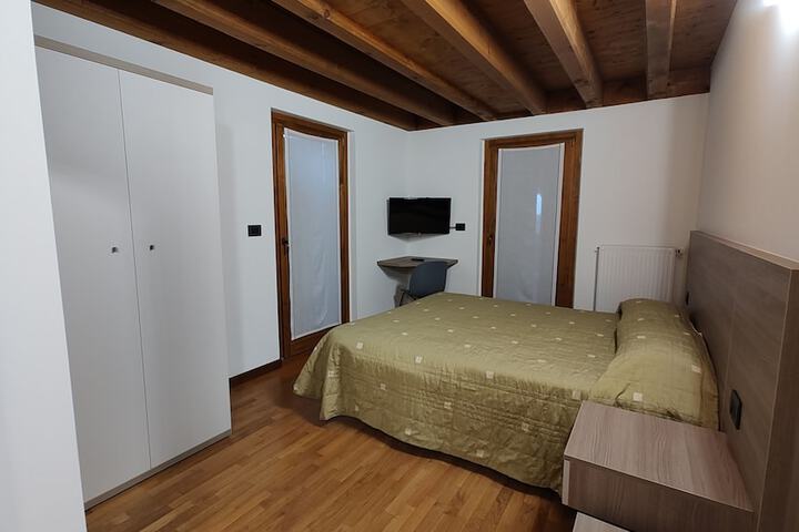 Room 13 of 51