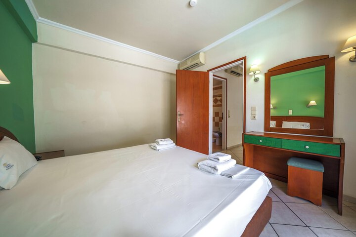 Room 37 of 179