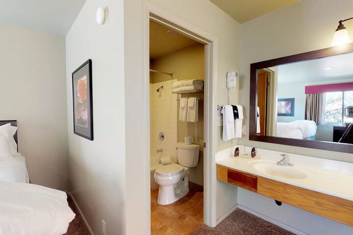 Room 100 of 165