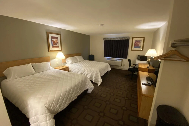 Room 4 of 18