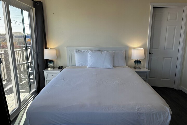 Room 30 of 80