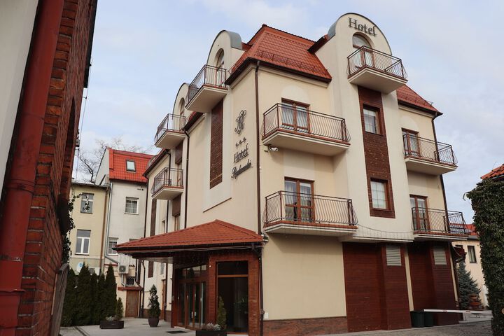 Hotel 44 of 45