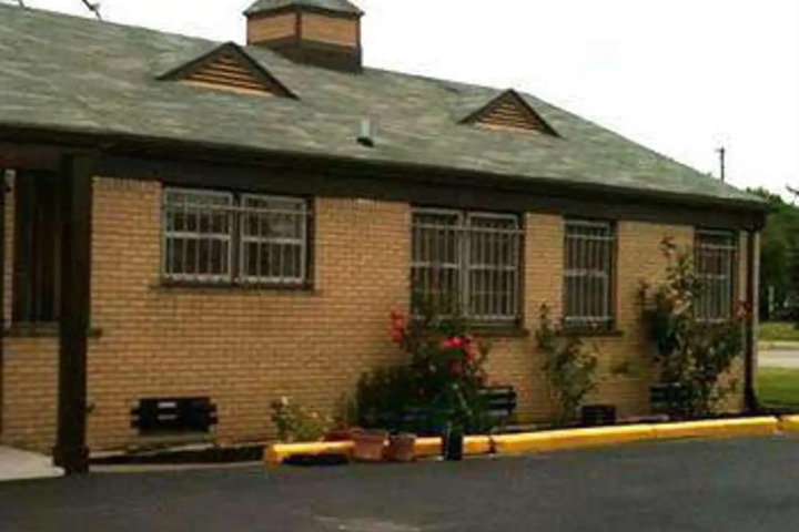 EVERGREEN MOTEL