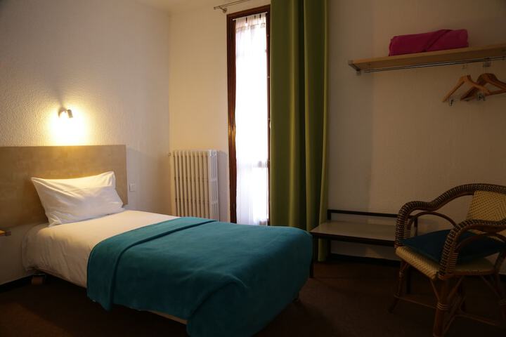 Room 17 of 49
