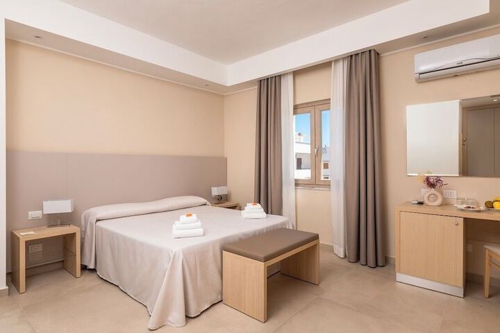 Room 8 of 29