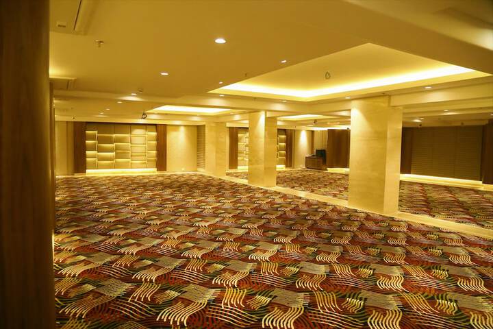 Business Center 44 of 53