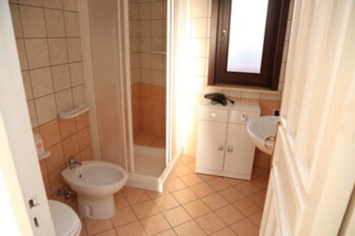 Room 3 of 21