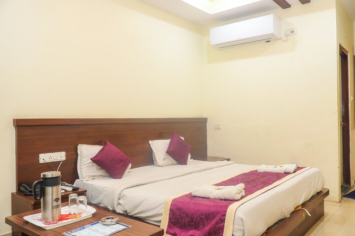 Room 27 of 38