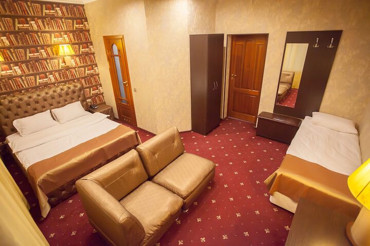 Room 11 of 39