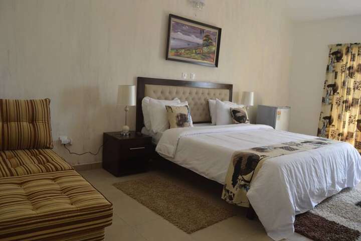 Room 10 of 37