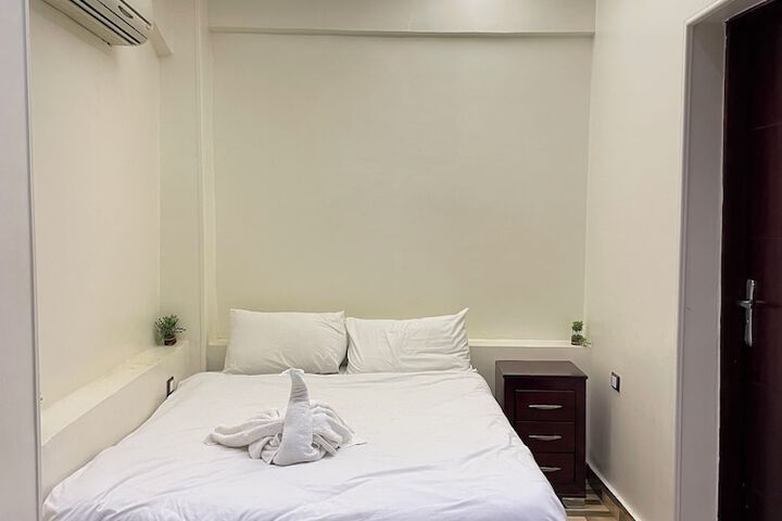 Room 9 of 23