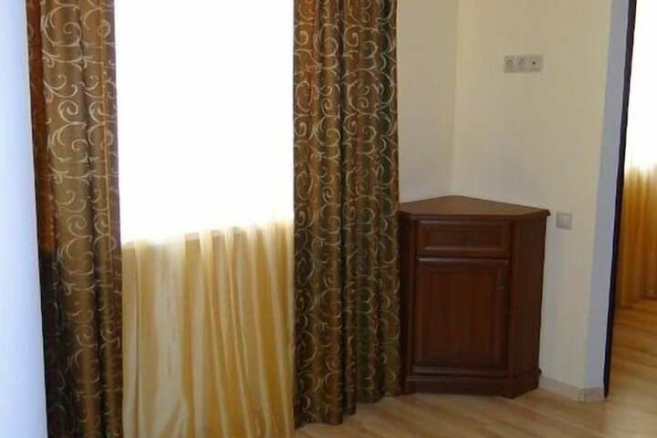 Room 13 of 26