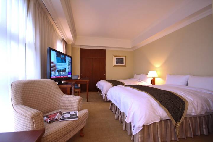 Room 18 of 45