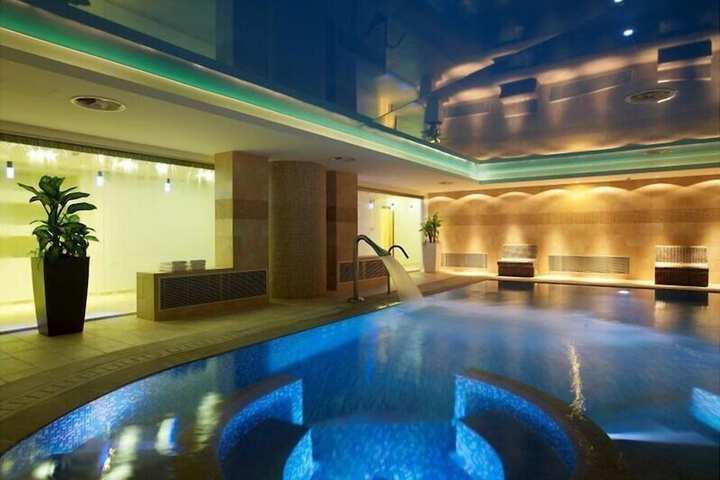 Pool 144 of 356