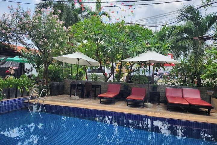 Hotel with Pool