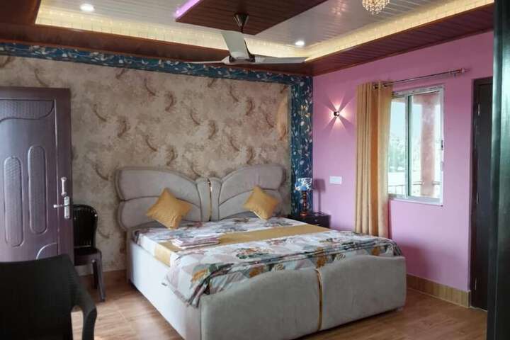 Room 13 of 25
