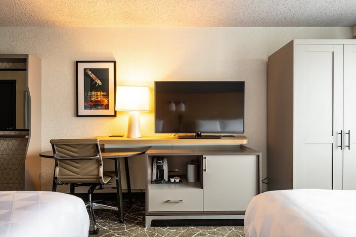 2 Queen Beds (6 of 6)