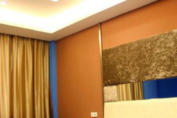Room 8 of 8