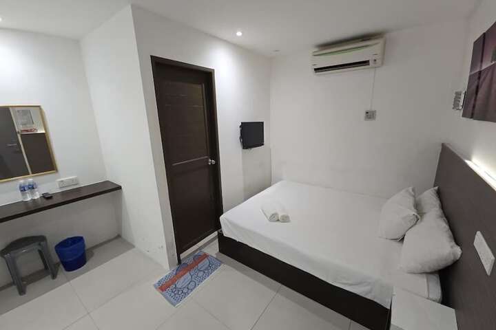 Room 20 of 29