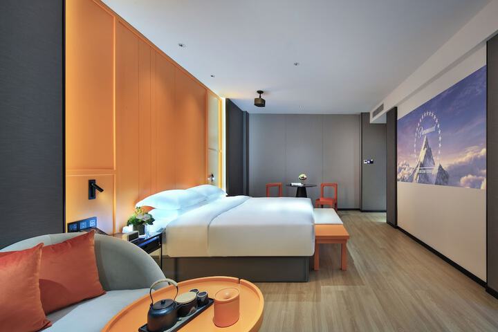 Room 40 of 143