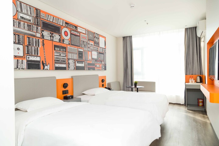 Room 7 of 23
