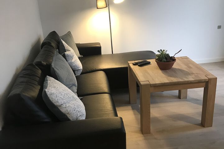 Room 4 of 16