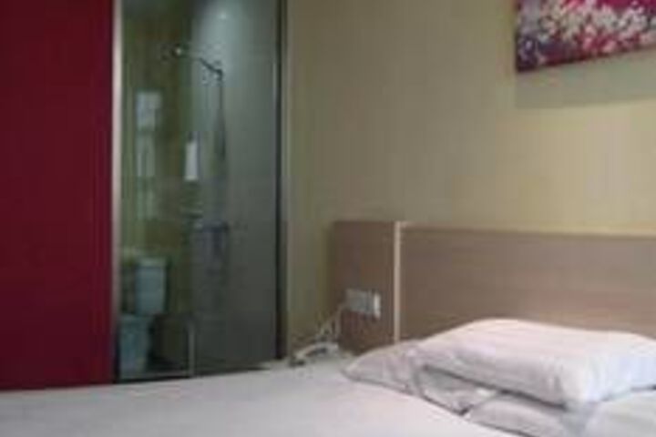 Room 7 of 61