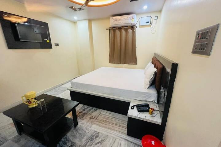 Room 13 of 41