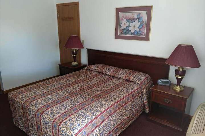 Room 16 of 32