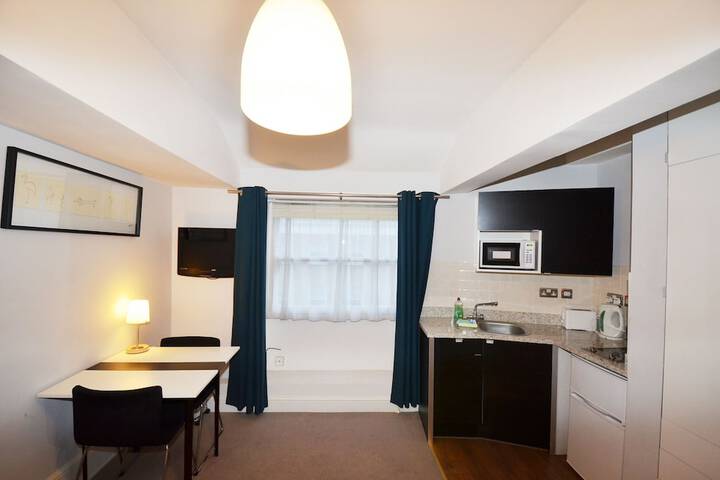 Room 161 of 371