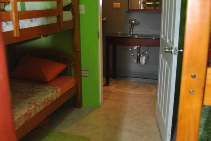 Room 6 of 96