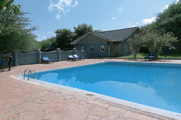 Pool 10 of 44