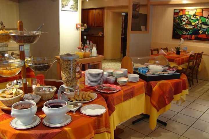 Breakfast/Coffee Service 58 of 91