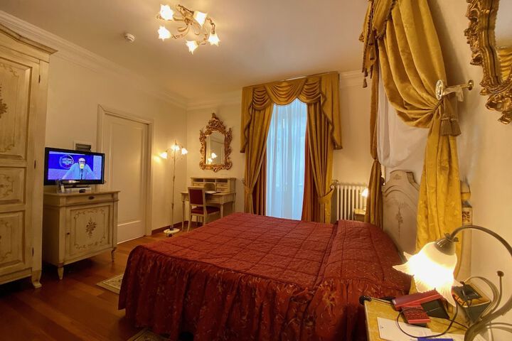Room 44 of 161