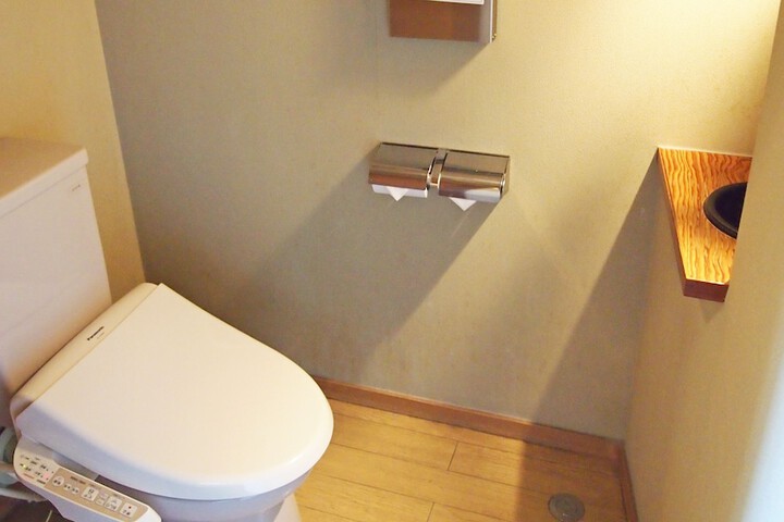 Room 12 of 61