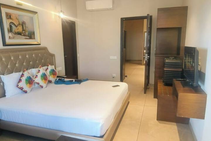 Room 3 of 15