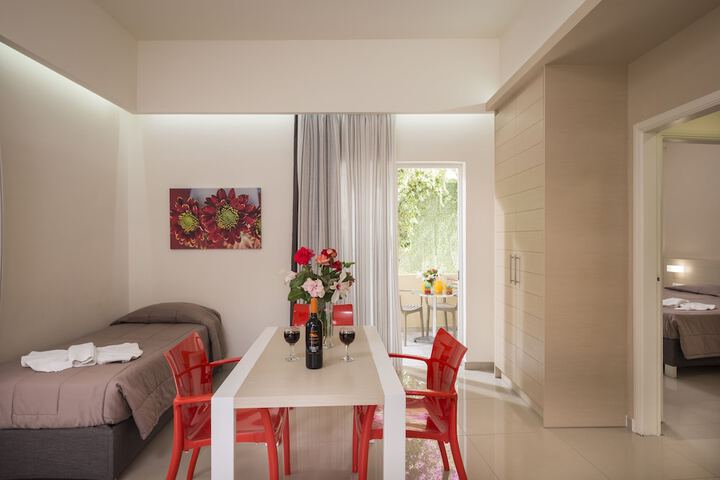 Room 37 of 80