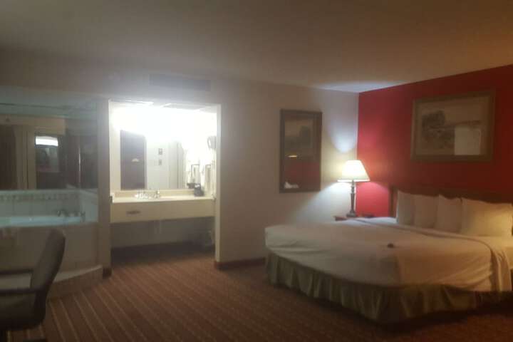 Room 12 of 27