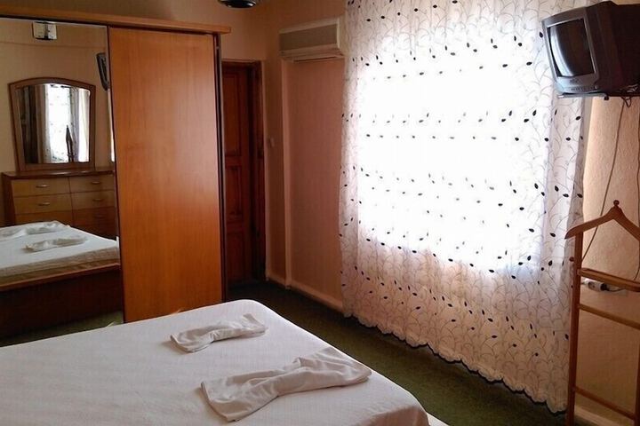 Room 2 of 21