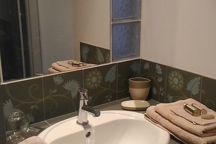 Room 12 of 34